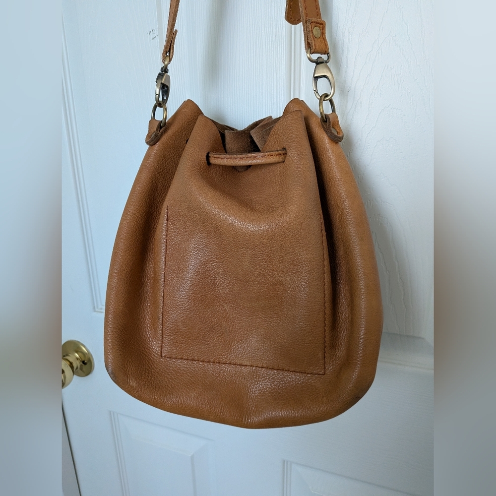 Portland Leather Dune Large Bucket Bag - Picture 2 of 7